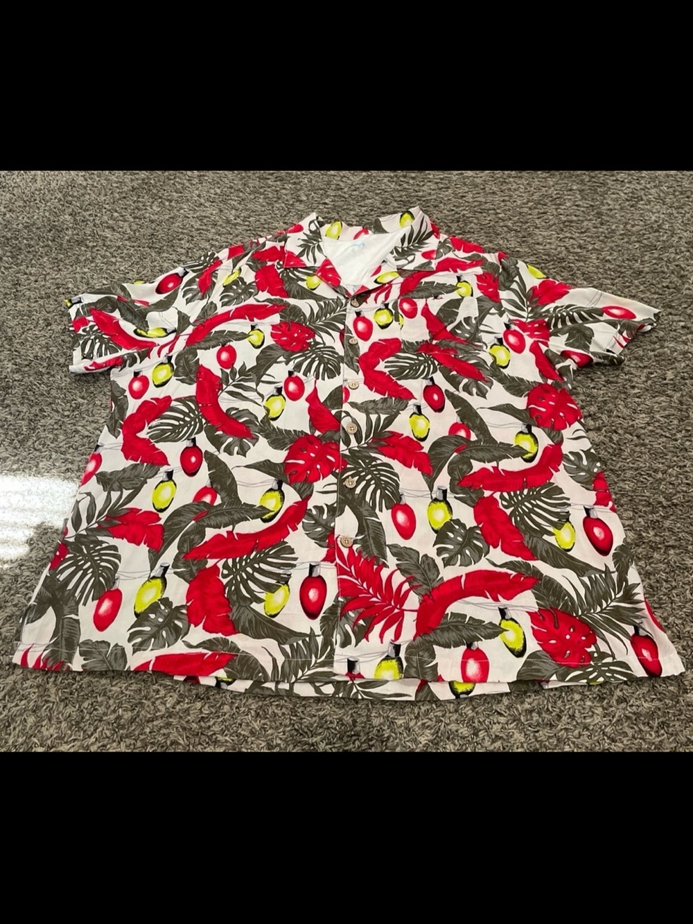 KS island Hawaiian Christmas button down shirt men’s two XL
